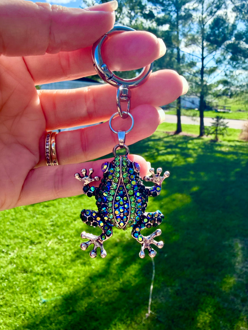 Rhinestone frog pendant keychain with ring clasp